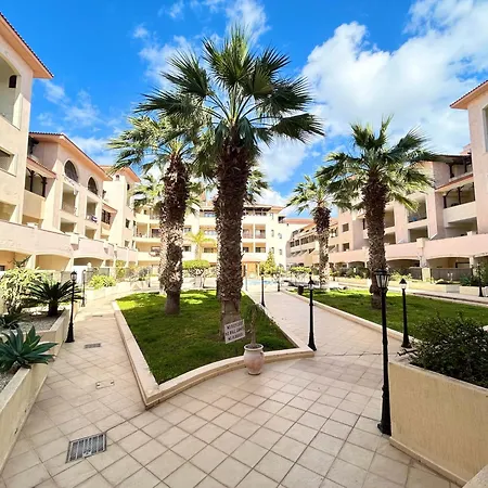 Sun Julz - Queens Gardens Apartman *